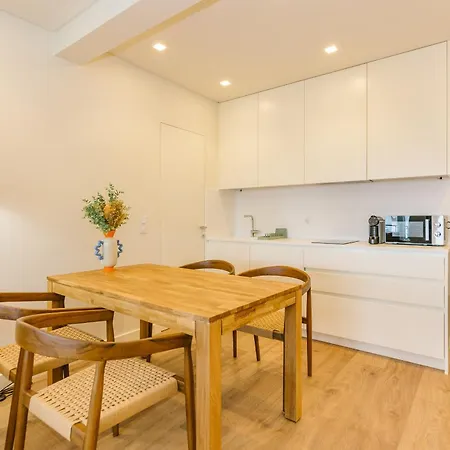 Rent4rest Seafront * Estoril