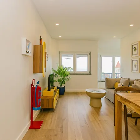 Rent4rest Seafront Lägenhet Estoril