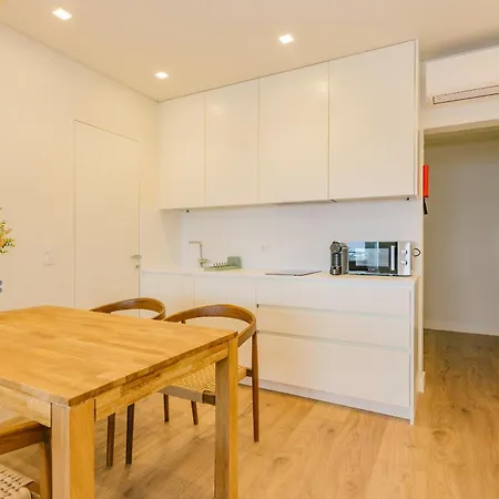 Rent4rest Seafront Lägenhet