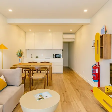 Rent4rest Seafront Lägenhet *