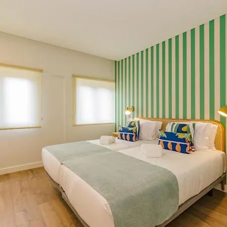 Rent4rest Seafront Lägenhet Estoril