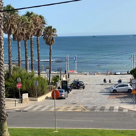 Rent4rest Seafront Lägenhet *