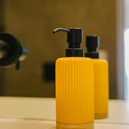 Rent4rest Seafront Lägenhet *