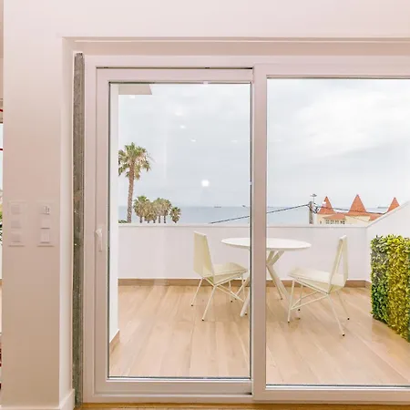 Rent4rest Seafront Lägenhet