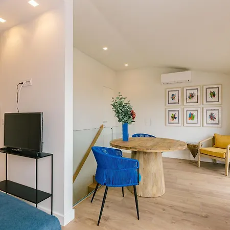 Rent4rest Seafront Lägenhet *