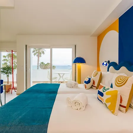 Rent4rest Seafront Lägenhet